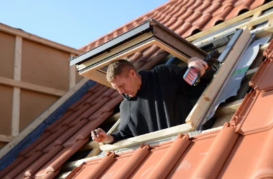 Pose de fenêtres de toit Velux à Courtacon